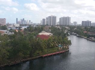 137 Golden Isles Dr APT 604, Hallandale Beach, FL 33009