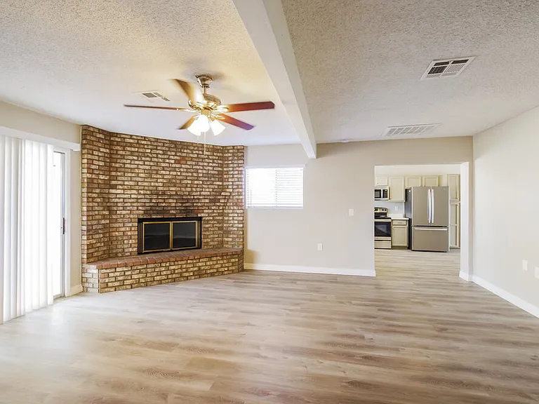 5222 W Aster Dr — Photo 8