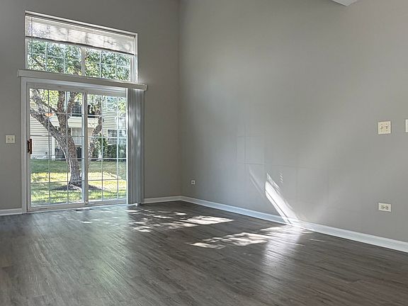 4th image of 2264 Scott Ln