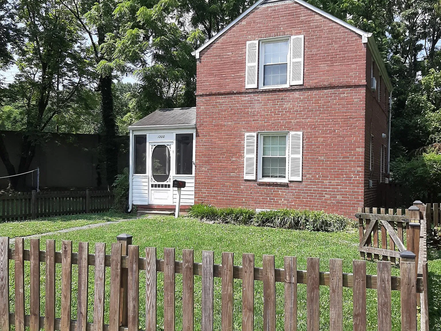 2 bed, 1200 sqft, $3,200 — Photo 1