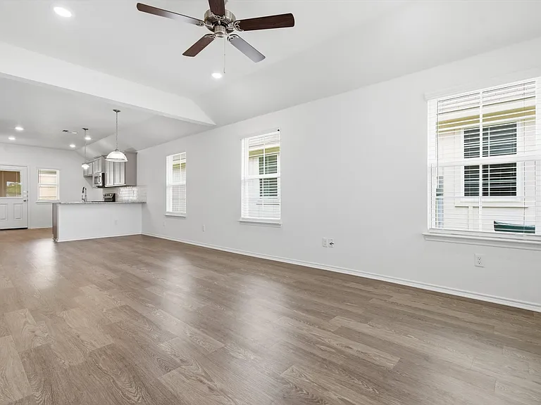 342 Monty Rd — Photo 7