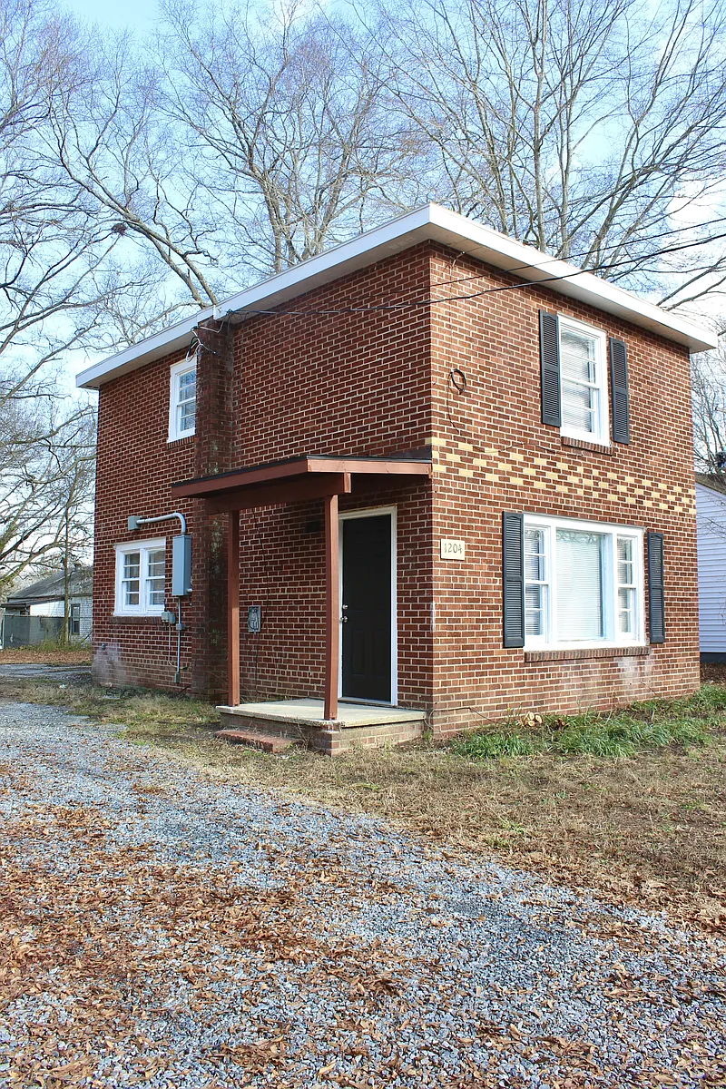 Building Photo - 1204 W Mauney Ave
