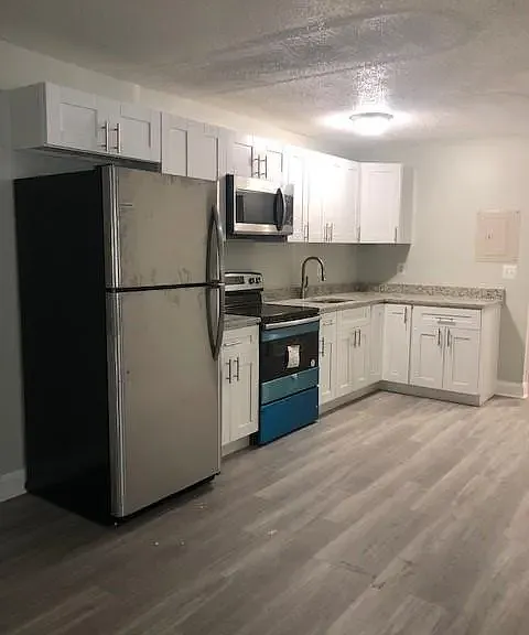5325 Bass Pl SE #13 — Photo 2