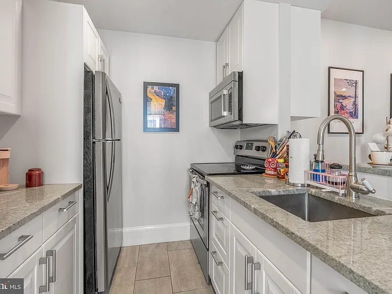 2302 Spruce St #3 — Photo 3