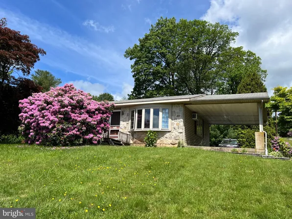 49 Mount Laurel St, Pine Grove, PA 17963