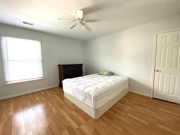 4th image of 716 Savannah Pl