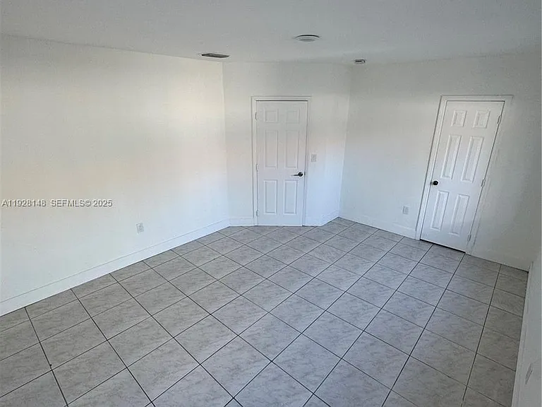 3021 SW 2nd Ave — Photo 19