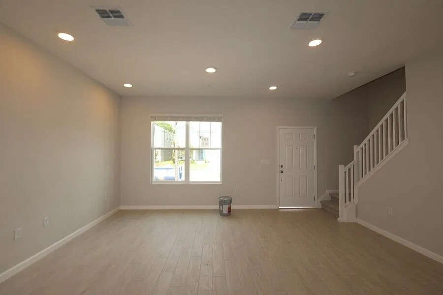 3 bed, 2.5 bath, 1691 sqft, $2,700 — Photo 4