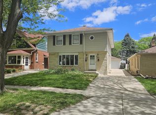 2416 N 69th St, Wauwatosa, WI 53213
