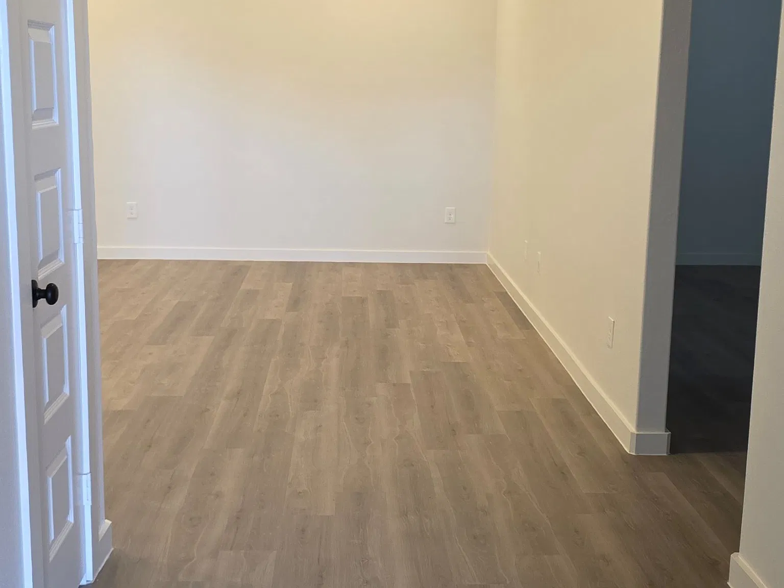 3 bed, 1600 sqft, $1,900 — Photo 2