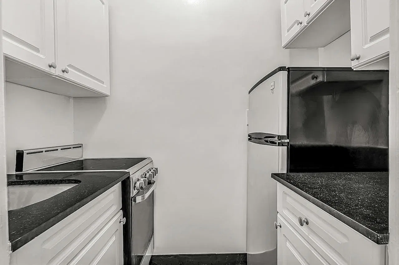 208 West 23rd Street — Photo 2