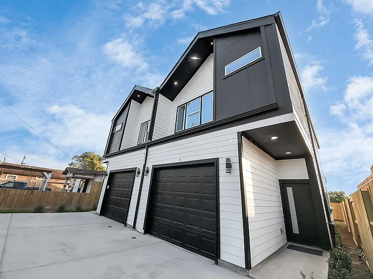 8533 Amadwe St #B — Photo 3