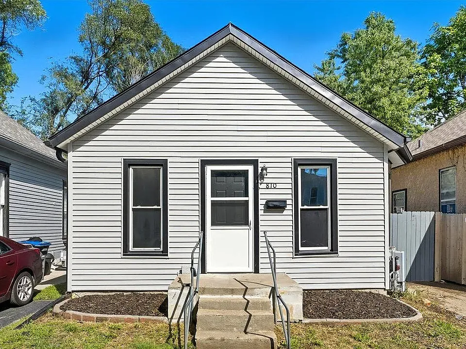 810 Avenue C