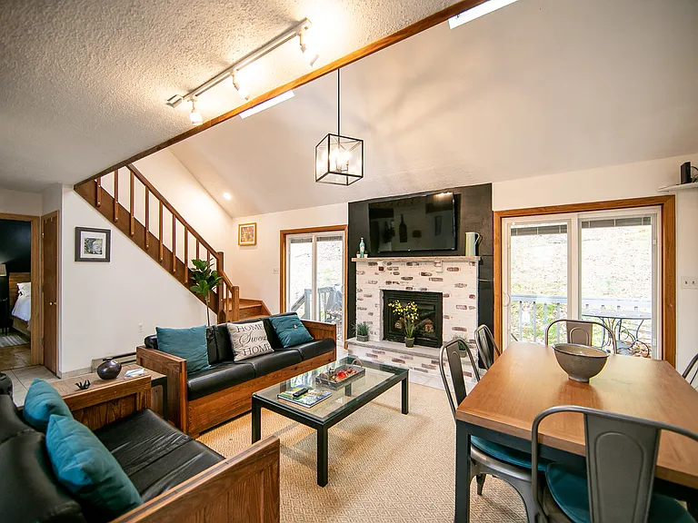 115 Sterling Cir — Photo 19