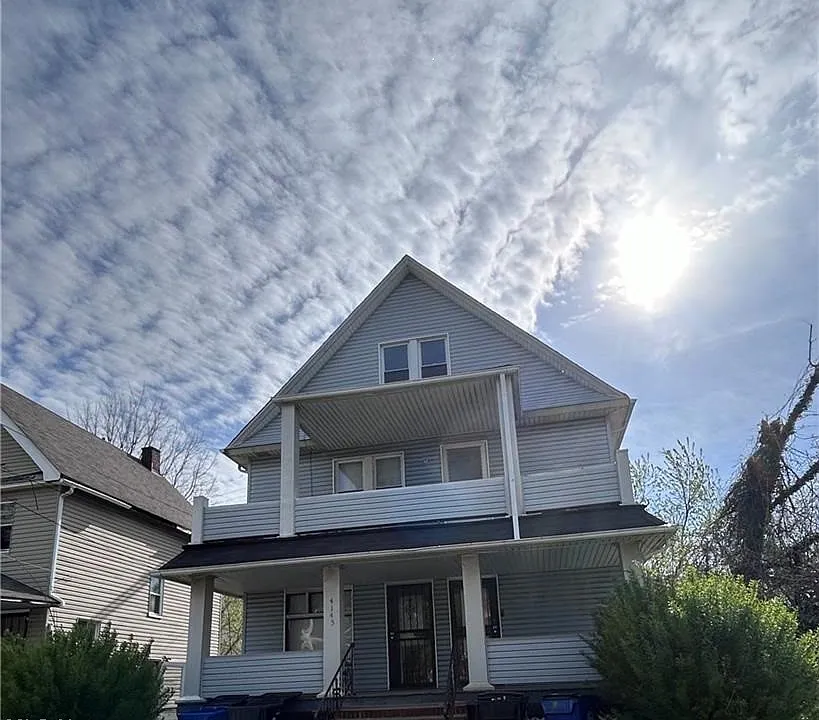 4145 E 100th St
