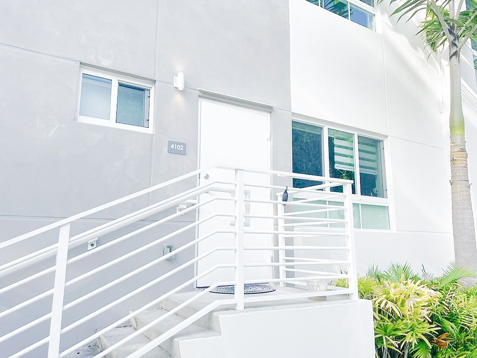 1st image of 2535 NE 193rd St #4102