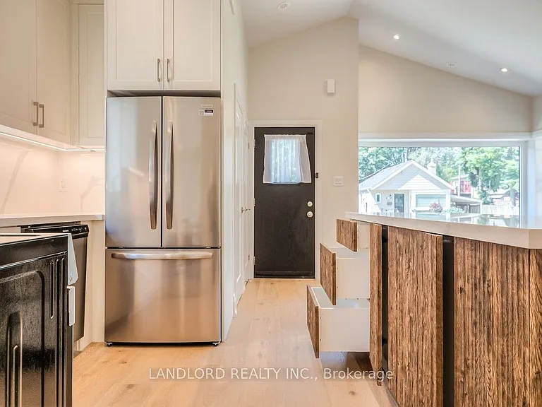 29 Hutton Ave — Photo 9