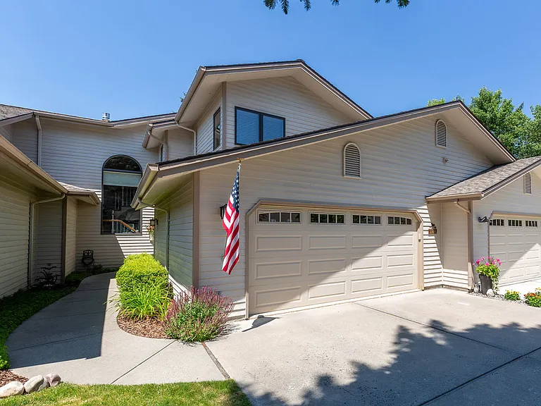 107 Gallatin Dr #B — Photo 3