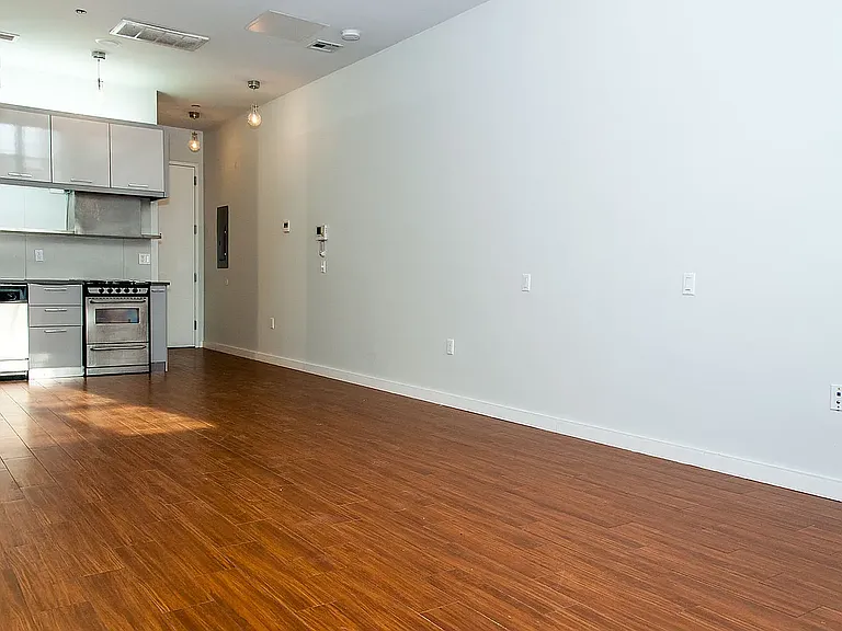 96 Dupont St #LL7 — Photo 7