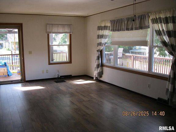 3rd image of 301 N Church St