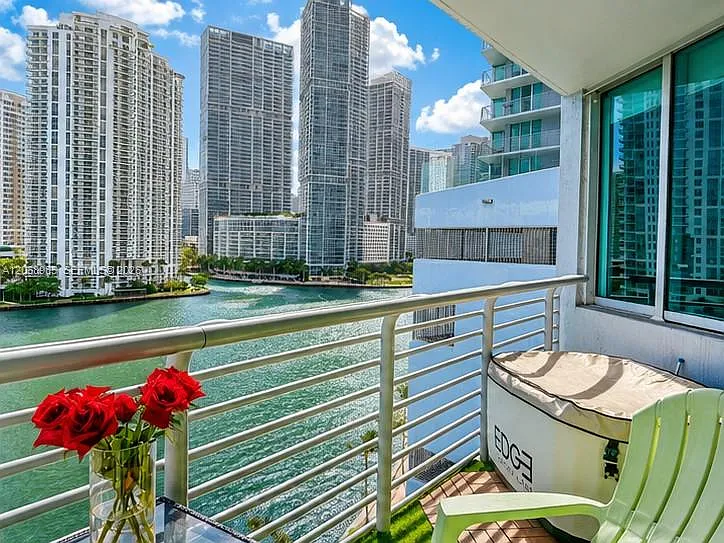One Miami East Condo — Photo 3
