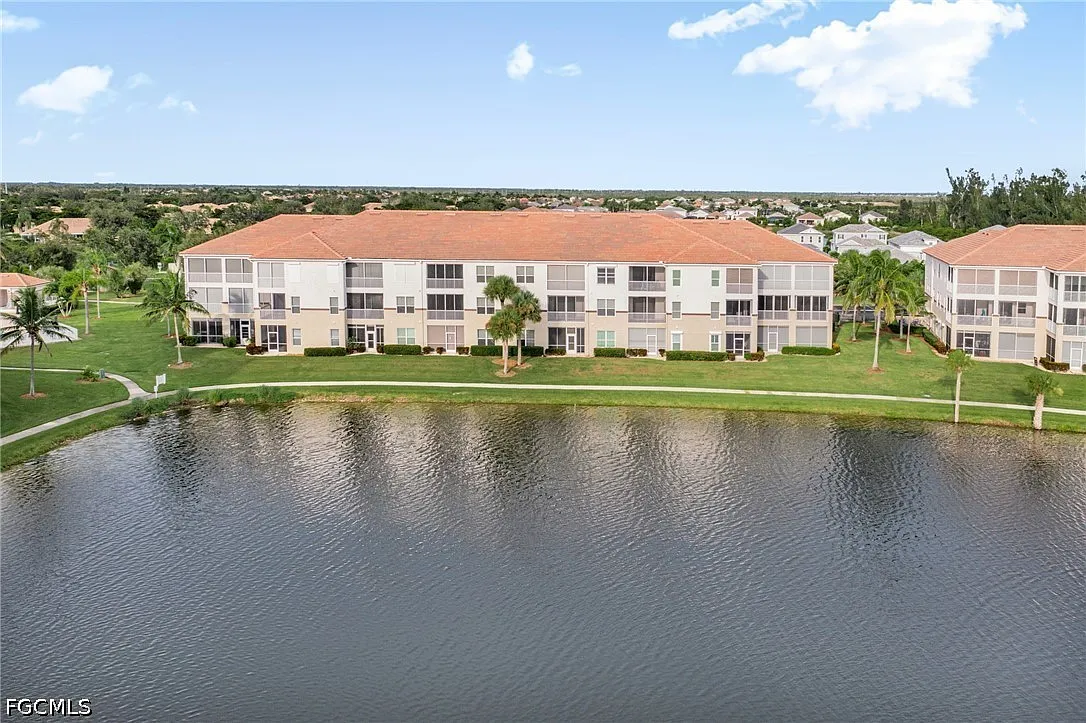 2 bed, 2.0 bath, 1175 sqft, $4,575 — Photo 4