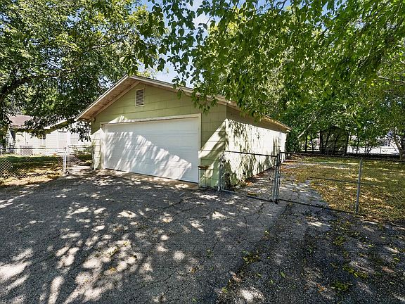4th image of 316 S Guadalupe St