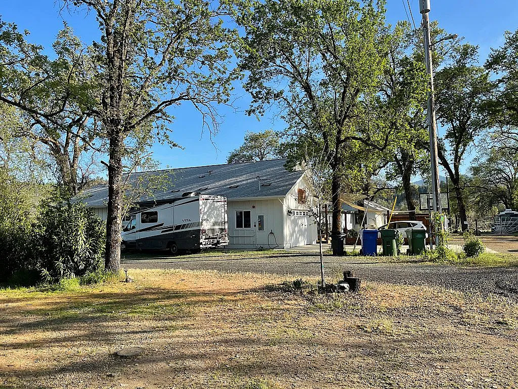 21292 Jackson St photo 1
