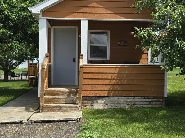 803 Broadway St #4 & 5, Napoleon, ND 58561