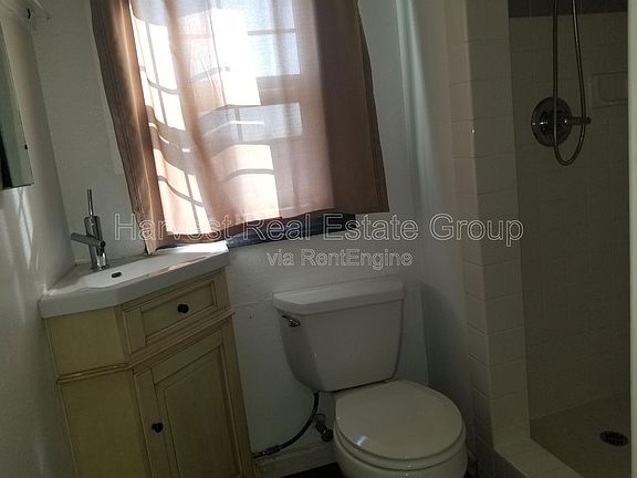 5th image of 2331 Sacramento St #B