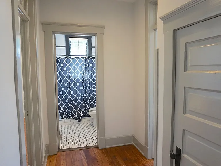 2411 Habersham Melrose — Photo 12