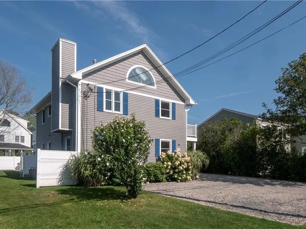 90 Wolcott Ave, Middletown, RI 02842