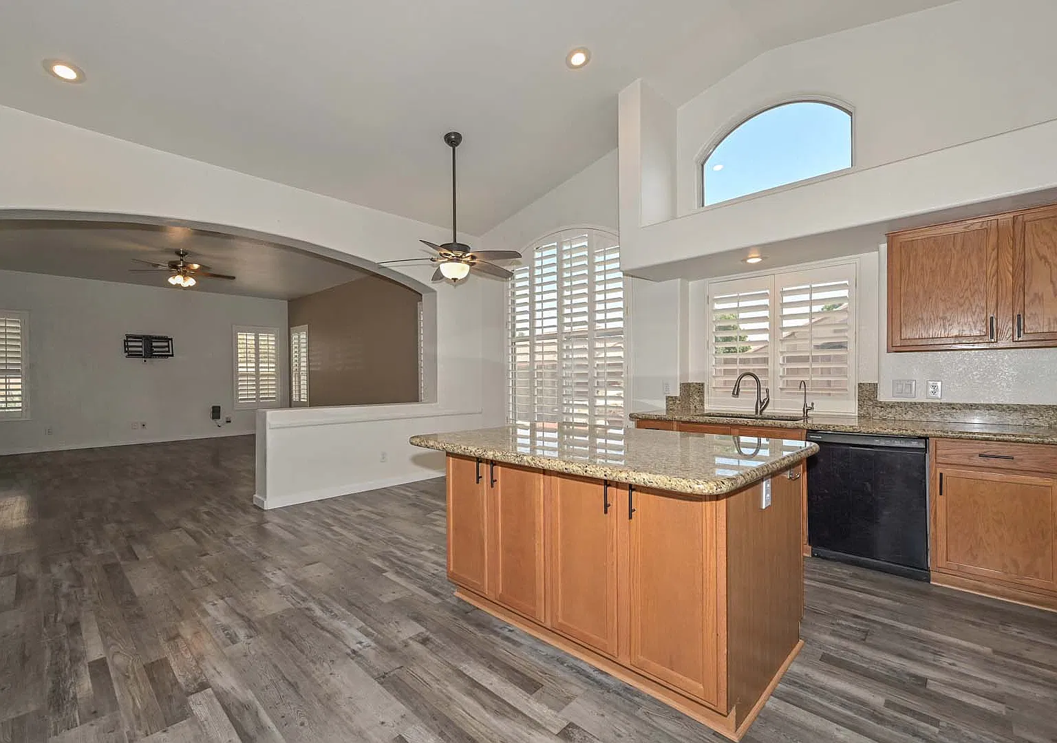 4 bed, 2971 sqft, $3,495 — Photo 2