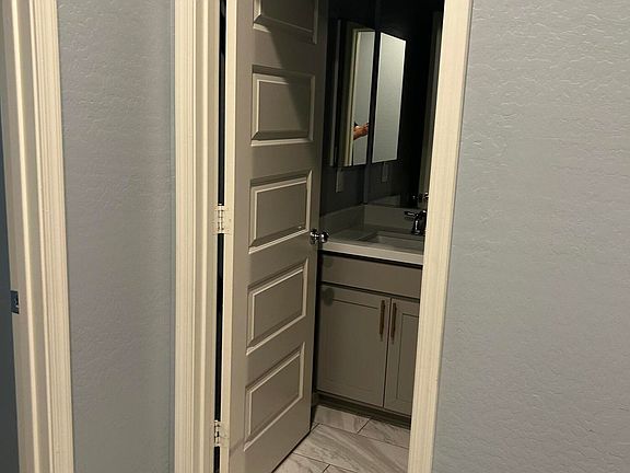 4th image of 11529 W VENTURA Street