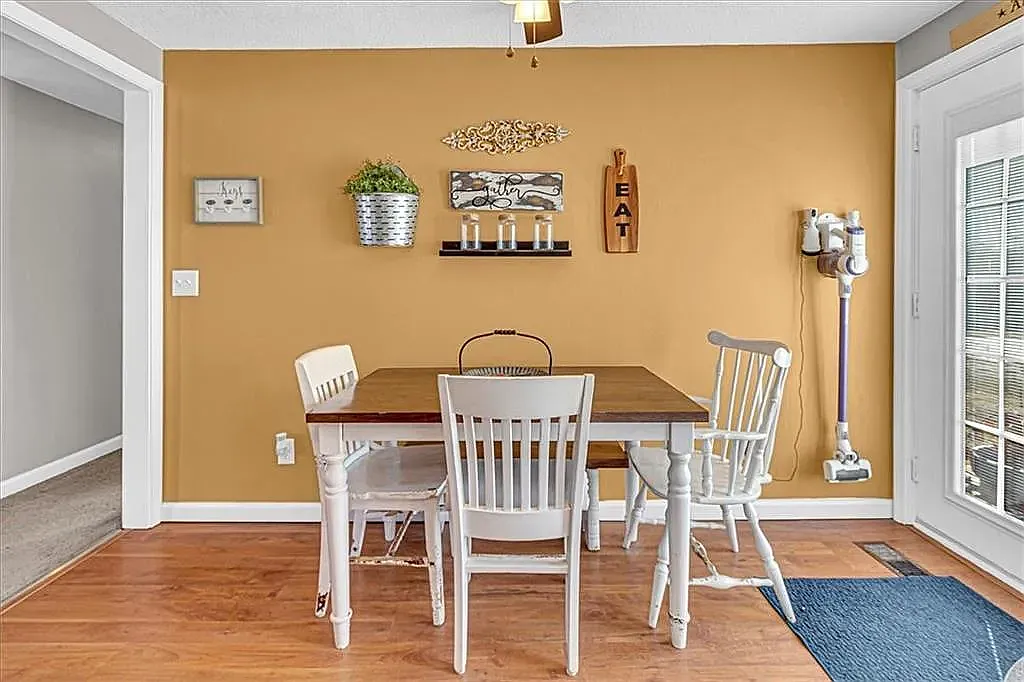4 bed, 1512 sqft, $2,400 — Photo 4