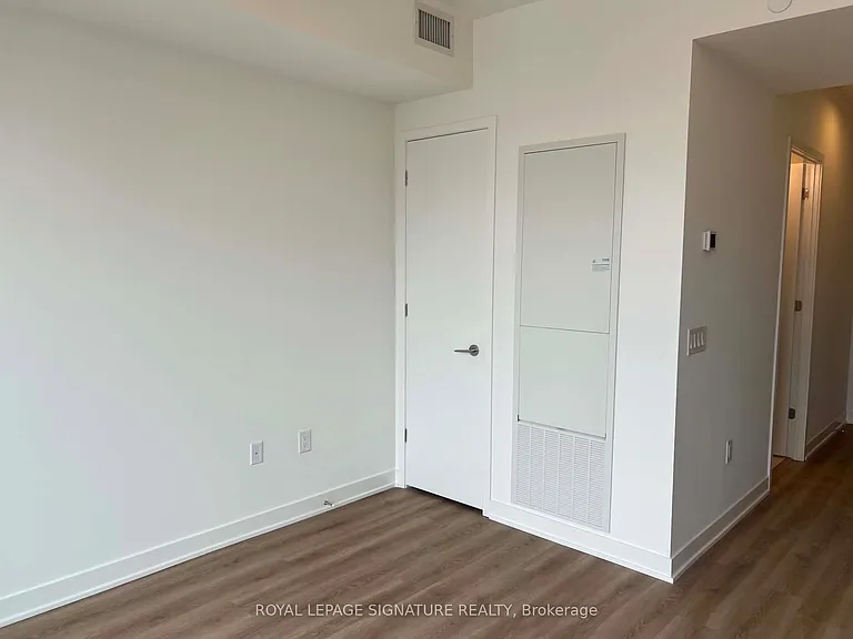 10 Oak St #2210 — Photo 4