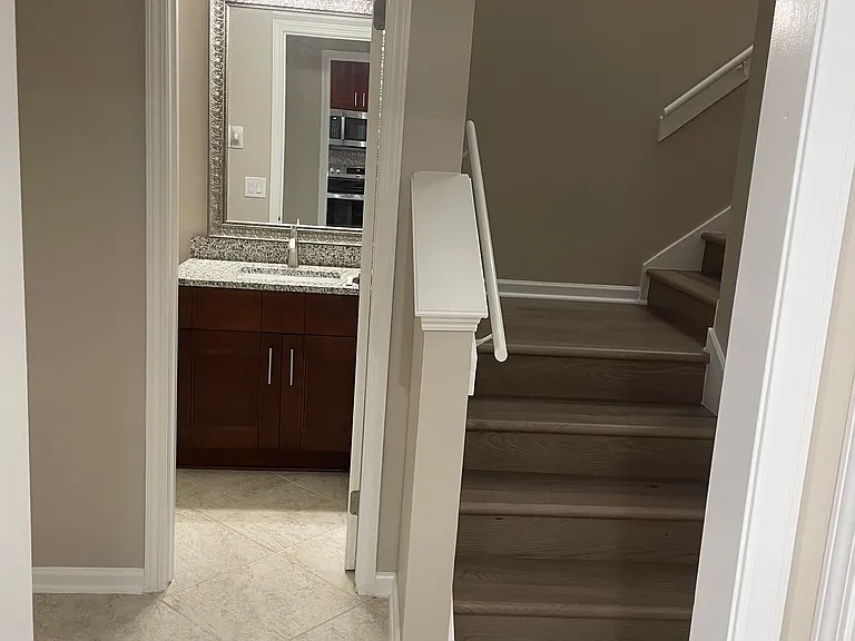 11042 Mill Pond Ct — Photo 4