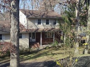 29 Horizon Dr, Succasunna, NJ 07876