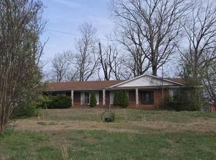 437 S Mountain Dr, Trinity, AL 35673