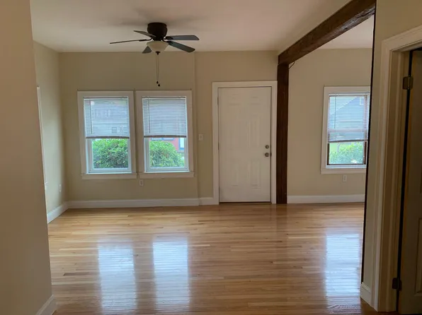 12 Juliette St #12, Andover, MA 01810