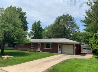 105 S Munroe St, Bondville, IL 61815