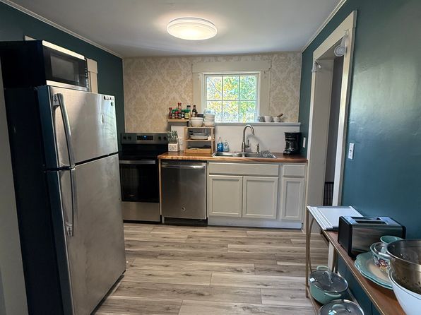 205 Main St #3