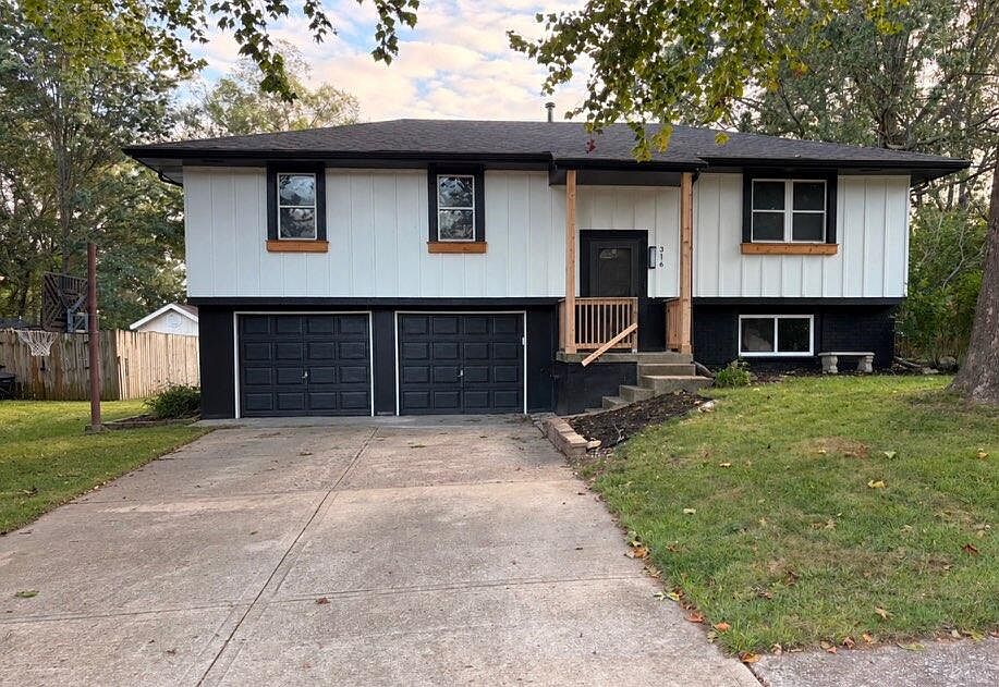1st image of 316 SW Killarney Lane