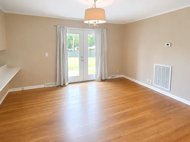 263 Williams Cir — Photo 3