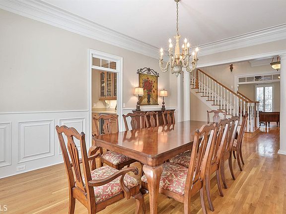 2nd image of 160 Ashborough Park