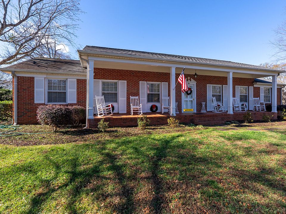 1st image of 5 Coleman Park Cir
