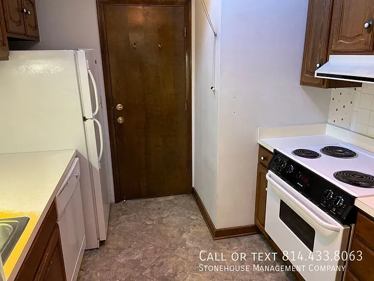 446 W 10th St #5 — Photo 6