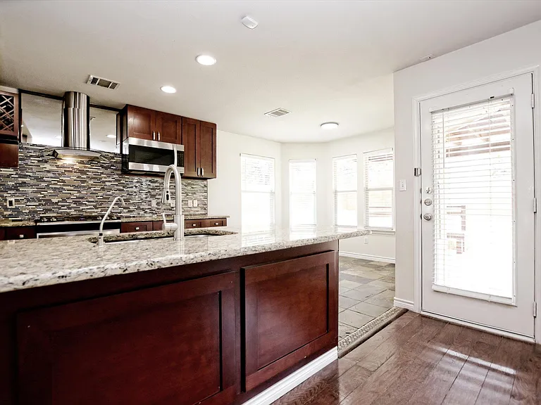 20601 Camel Back St — Photo 12