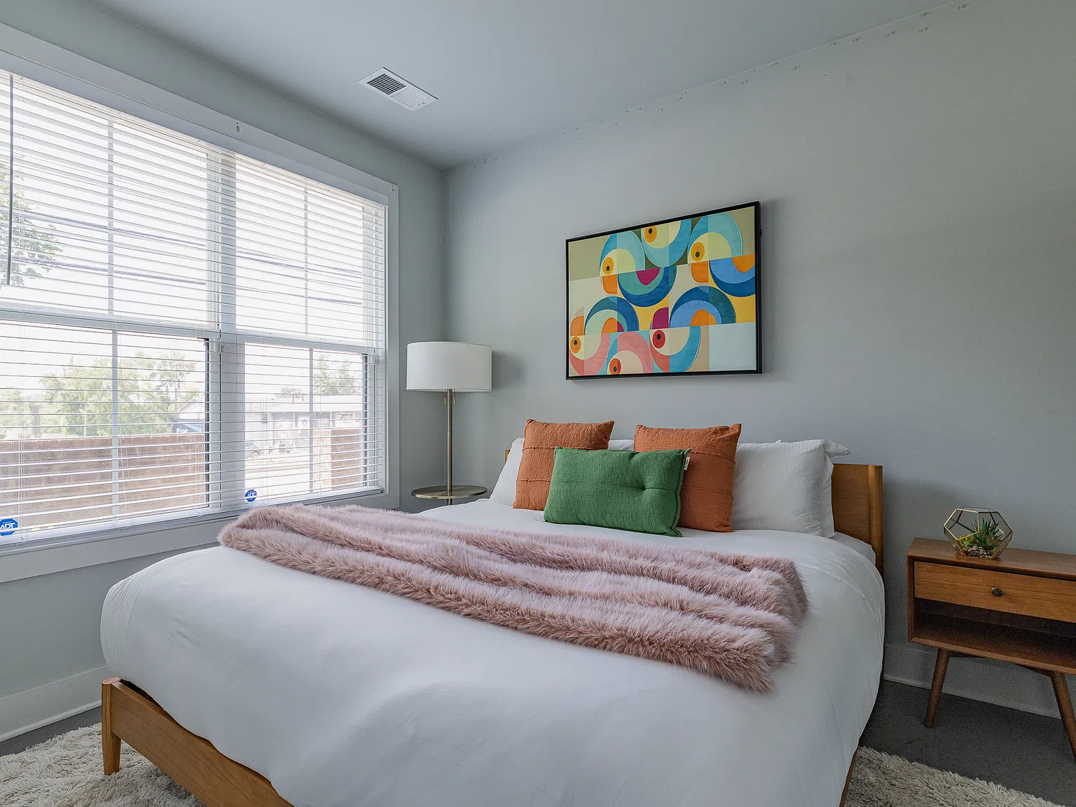 2 bed, 1601 sqft, $2,500 — Photo 4