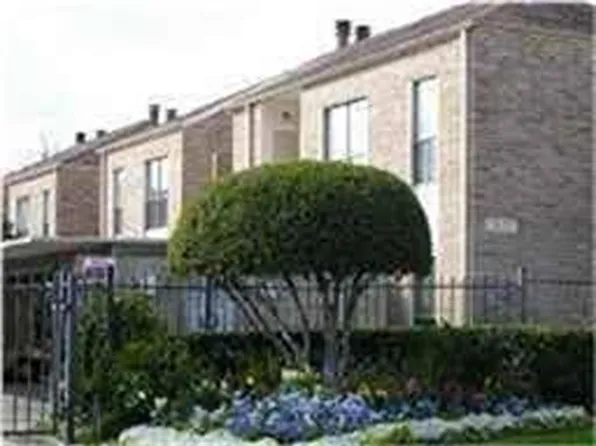 10104 Waterstone Dr, Houston, TX 77042